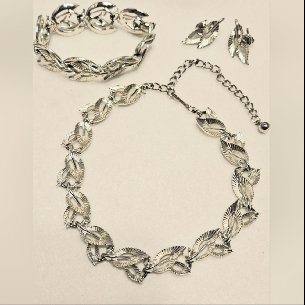 Vintage Coro Silver-Tone Leaf Link Necklace, Bracelet, and Earring Set